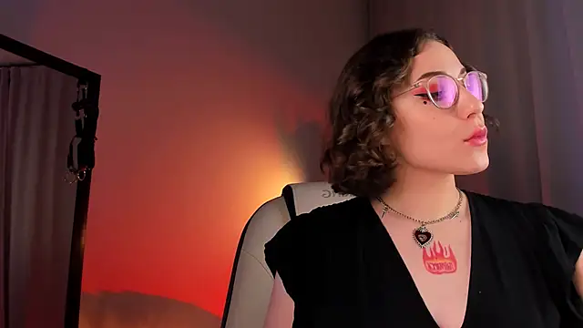 Snapshot of Eva_Moss_ chatting on March 14, 12:43 am Eva Moss online show from March 14, 12:43 am