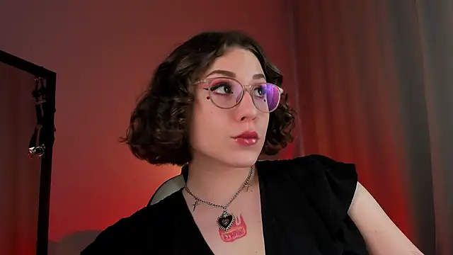 Snapshot of Eva_Moss_ chatting on March 17, 7:02 am Eva Moss online show from March 17, 7:02 am