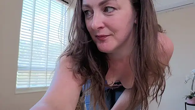 Snapshot of cumtomama chatting on May 9, 11:59 am cumtomama online show from May 9, 11:59 am