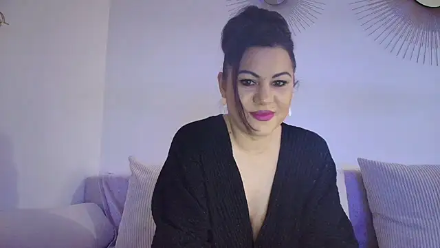 Snapshot of VixenVibesX chatting on March 1, 1:51 pm VixenVibesX online show from March 1, 1:51 pm