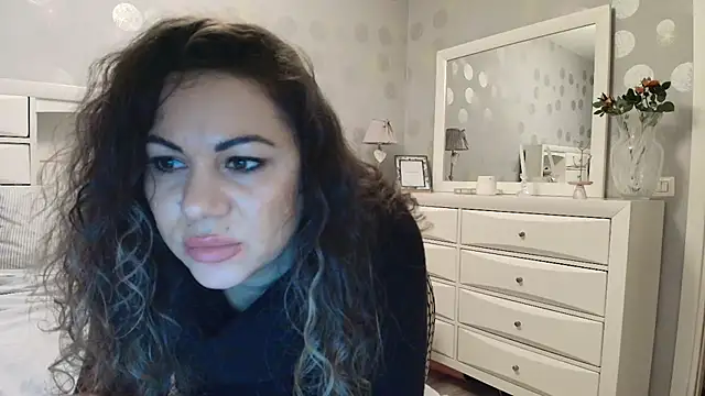 Snapshot of VixenVibesX chatting on March 12, 1:25 am VixenVibesX online show from March 12, 1:25 am