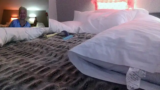 AQuickPhyx online show from January 24, 11:15 am