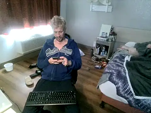 AQuickPhyx online show from February 20, 4:36 pm