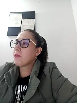 CHARLOTTE 1711 online show from March 17, 1:35 am