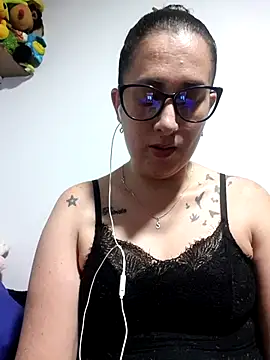 CHARLOTTE 1711 online show from October 28, 4:05 am