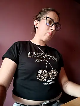 CHARLOTTE 1711 online show from March 21, 9:51 pm