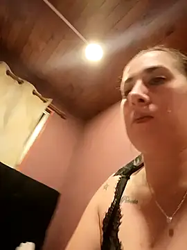 CHARLOTTE 1711 online show from April 25, 2:47 am