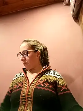 CHARLOTTE 1711 online show from April 28, 2:49 am