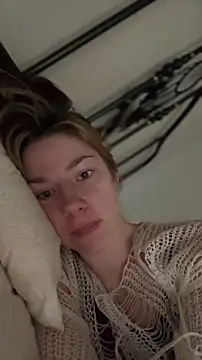 Snapshot of Mary_Leaf chatting on November 9, 9:18 am Mary Leaf online show from November 9, 9:18 am