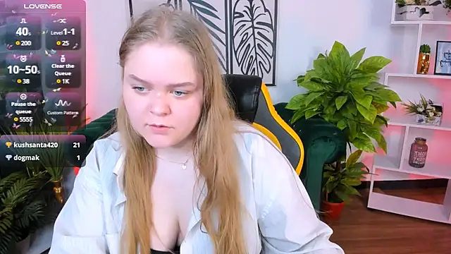 Snapshot of Erica__Alta chatting on March 16, 9:49 am Erica Alta online show from March 16, 9:49 am