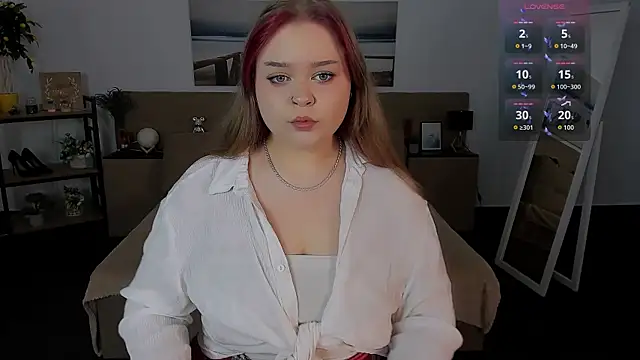 Snapshot of Erica__Alta chatting on October 6, 5:27 am Erica Alta online show from October 6, 5:27 am