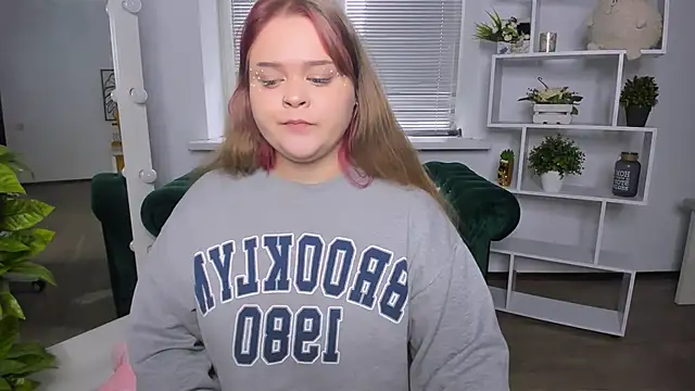 Snapshot of Erica__Alta chatting on October 12, 5:28 am Erica Alta online show from October 12, 5:28 am