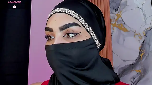 Snapshot of Maissa_Alabi chatting on July 11, 8:44 pm Maissa Alabi online show from July 11, 8:44 pm