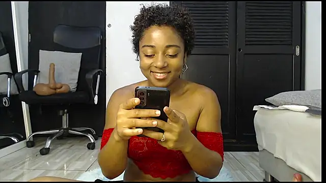 Snapshot of avis_lara chatting on April 30, 7:25 am avis lara online show from April 30, 7:25 am