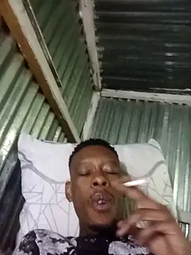 Snapshot of whizzydick1504 chatting on January 30, 4:37 am whizzydick1504 online show from January 30, 4:37 am