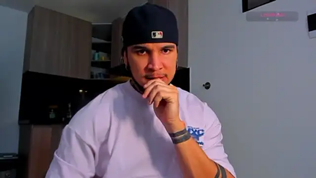 austinoficial online show from April 2, 9:12 pm