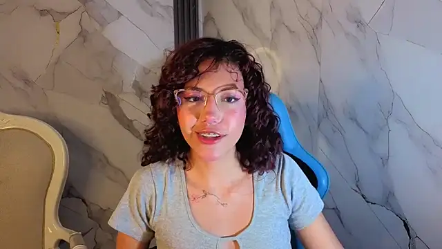 Snapshot of zoe_ch_ chatting on June 4, 3:12 am zoe ch online show from June 4, 3:12 am
