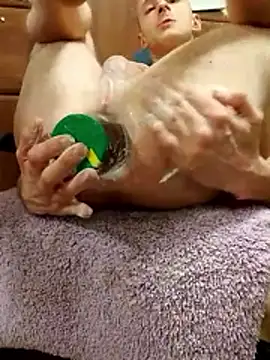 Snapshot of Bisexualhard23 chatting on November 20, 12:44 am Bisexualhard23 online show from November 20, 12:44 am