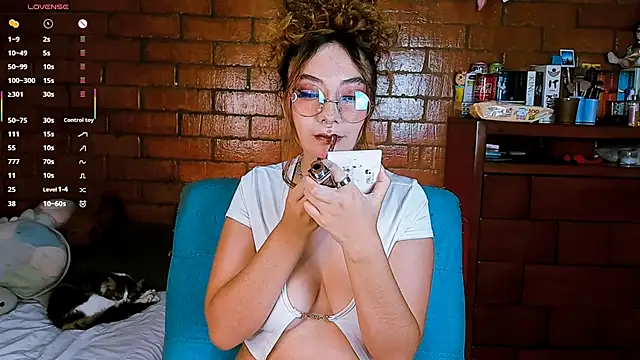 Annycolin  online show from May 7, 10:26 pm