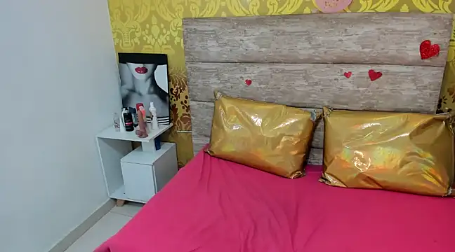 Snapshot of HornyRouse_ chatting on March 10, 10:04 am HornyRouse online show from March 10, 10:04 am