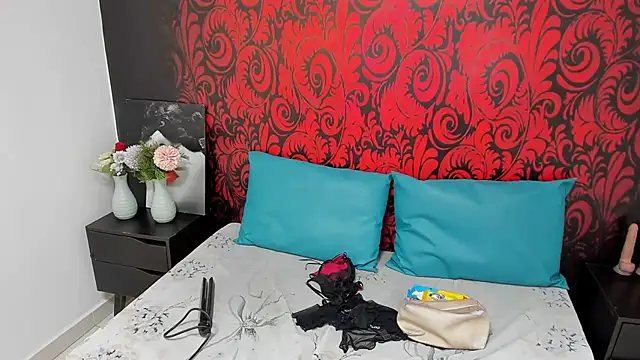 Snapshot of HornyRouse_ chatting on October 23, 9:35 pm HornyRouse online show from October 23, 9:35 pm