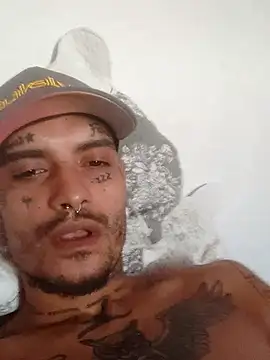 Snapshot of gibbyi777 chatting on December 17, 10:27 pm gibbyi777 online show from December 17, 10:27 pm