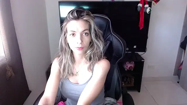 Princezzlove3 online show from January 20, 8:18 pm