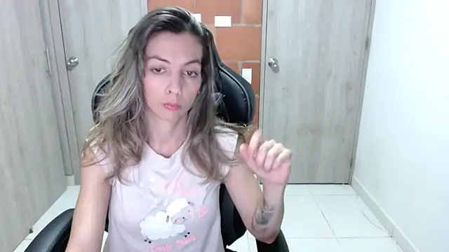 Princezzlove3 online show from March 13, 11:27 pm