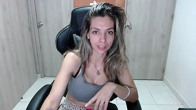 Princezzlove3 online show from March 20, 1:35 am