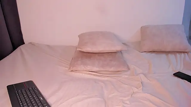 arturguy00 online show from February 12, 12:58 am