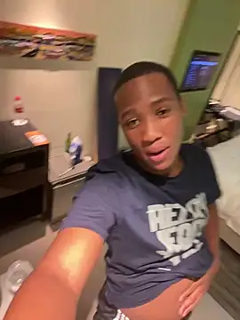 snotLoud online show from February 19, 9:36 pm