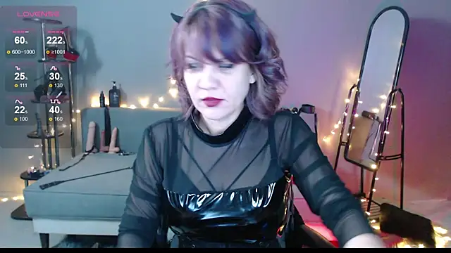 Snapshot of Goddess_Orsa chatting on February 4, 4:40 am Goddess Orsa online show from February 4, 4:40 am