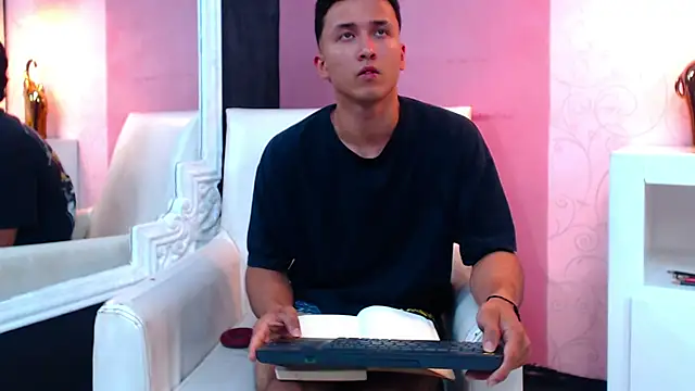 BrandonColee online show from January 18, 3:27 pm