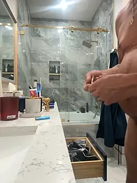 Snapshot of carlospingalinda chatting on November 17, 1:55 am carlospingalinda online show from November 17, 1:55 am