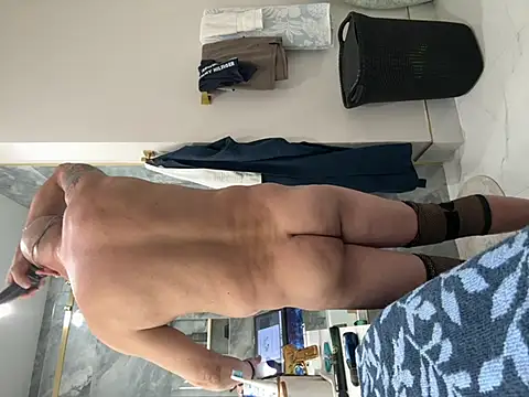 Snapshot of carlospingalinda chatting on March 5, 12:06 am carlospingalinda online show from March 5, 12:06 am