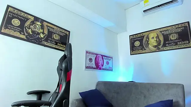 BrigitteRoy  online show from February 11, 7:16 pm