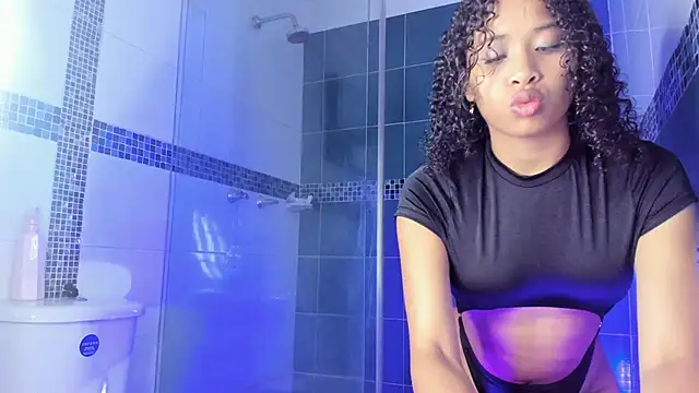 BrigitteRoy  online show from February 13, 7:10 pm