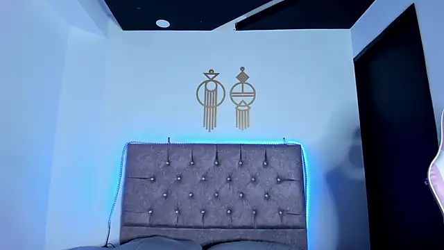 BrigitteRoy  online show from February 27, 7:04 pm