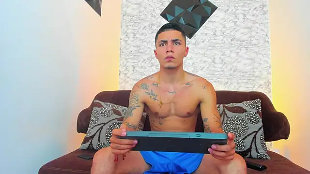 Thomass conor online show from March 14, 5:02 pm