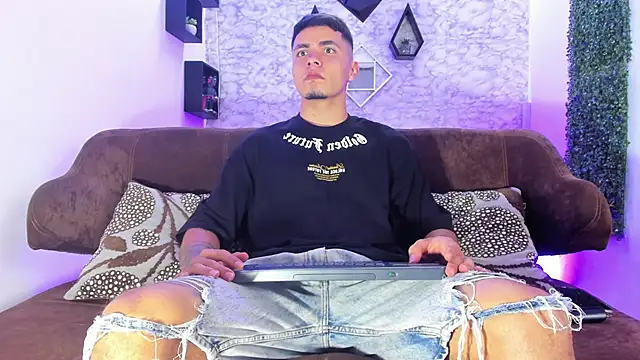 Thomass conor online show from October 29, 7:15 pm