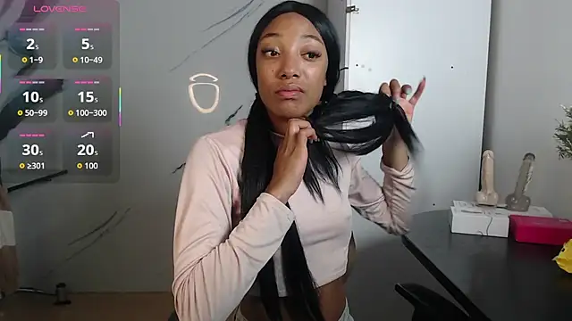 esmeralda-bk online show from September 17, 9:05 pm