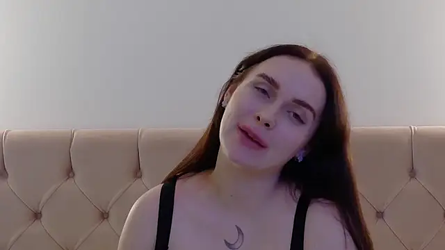 Snapshot of Lilliana_Moon chatting on January 27, 9:23 am Lilliana Moon online show from January 27, 9:23 am