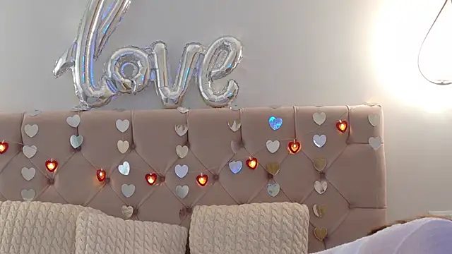 Snapshot of Lilliana_Moon chatting on February 14, 9:13 am Lilliana Moon online show from February 14, 9:13 am