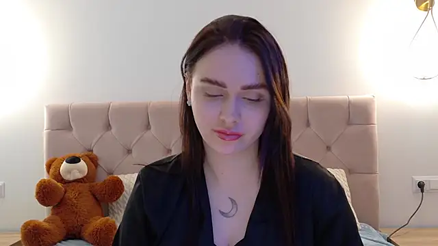 Snapshot of Lilliana_Moon chatting on March 2, 10:03 am Lilliana Moon online show from March 2, 10:03 am