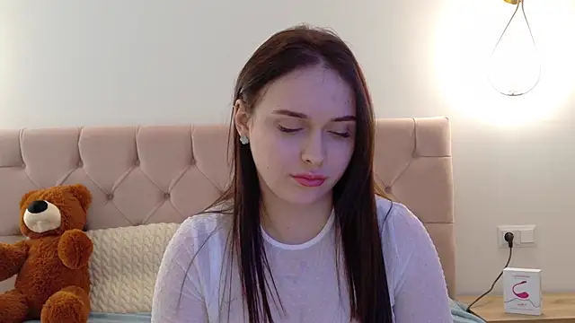 Snapshot of Lilliana_Moon chatting on March 6, 12:09 pm Lilliana Moon online show from March 6, 12:09 pm