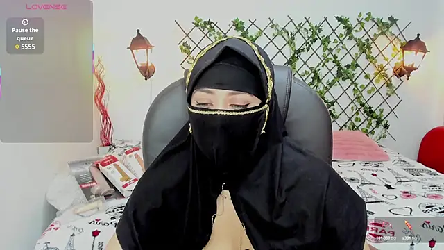 zahra Jalid online show from October 15, 9:15 pm