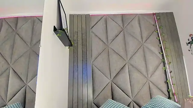 SabrinaSpell  online show from December 14, 11:48 am