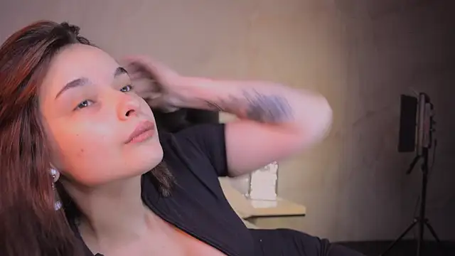 Bella Alita online show from October 3, 8:28 pm