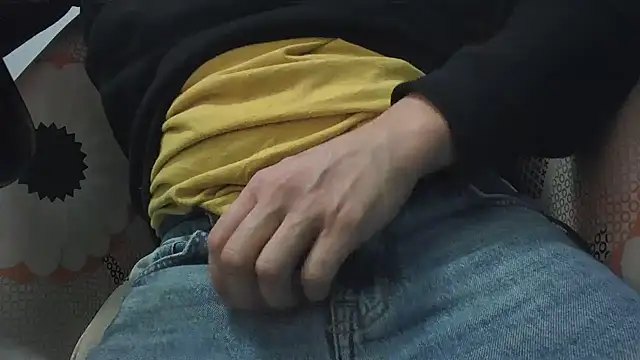 Snapshot of zoltard_1911 chatting on January 7, 11:18 pm zoltard 1911 online show from January 7, 11:18 pm