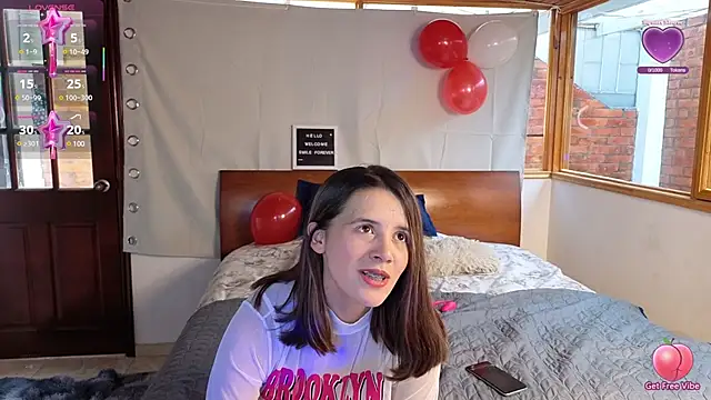 Snapshot of SexLaura_ chatting on January 25, 5:51 pm SexLaura online show from January 25, 5:51 pm